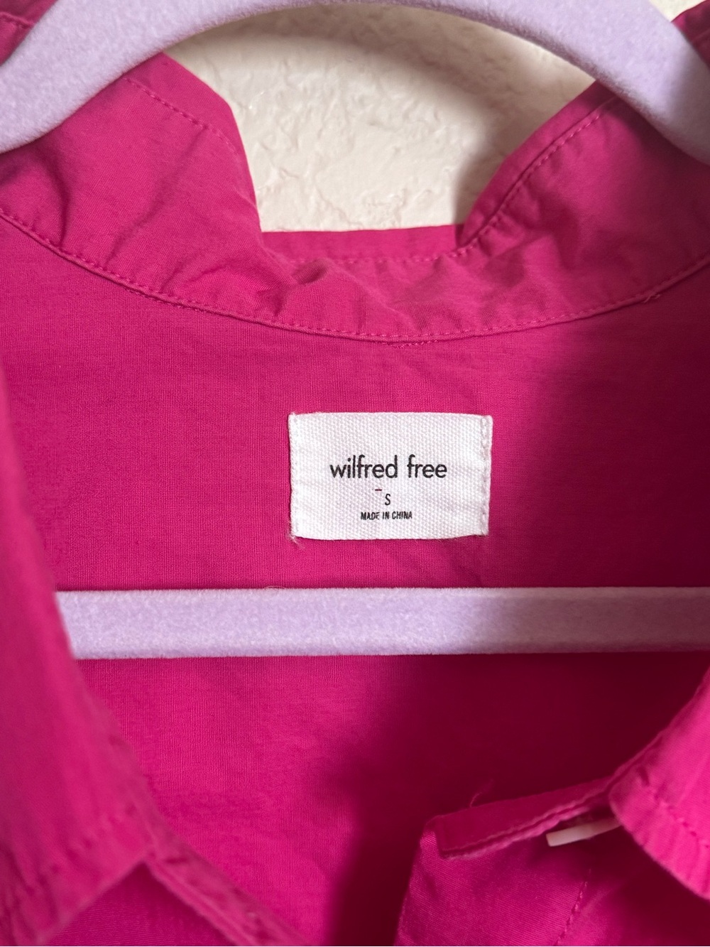 Wilfred Free Short-Sleeve Button-Down Shirt in Bright Pink Oversized Cotton - Picture 4 of 7
